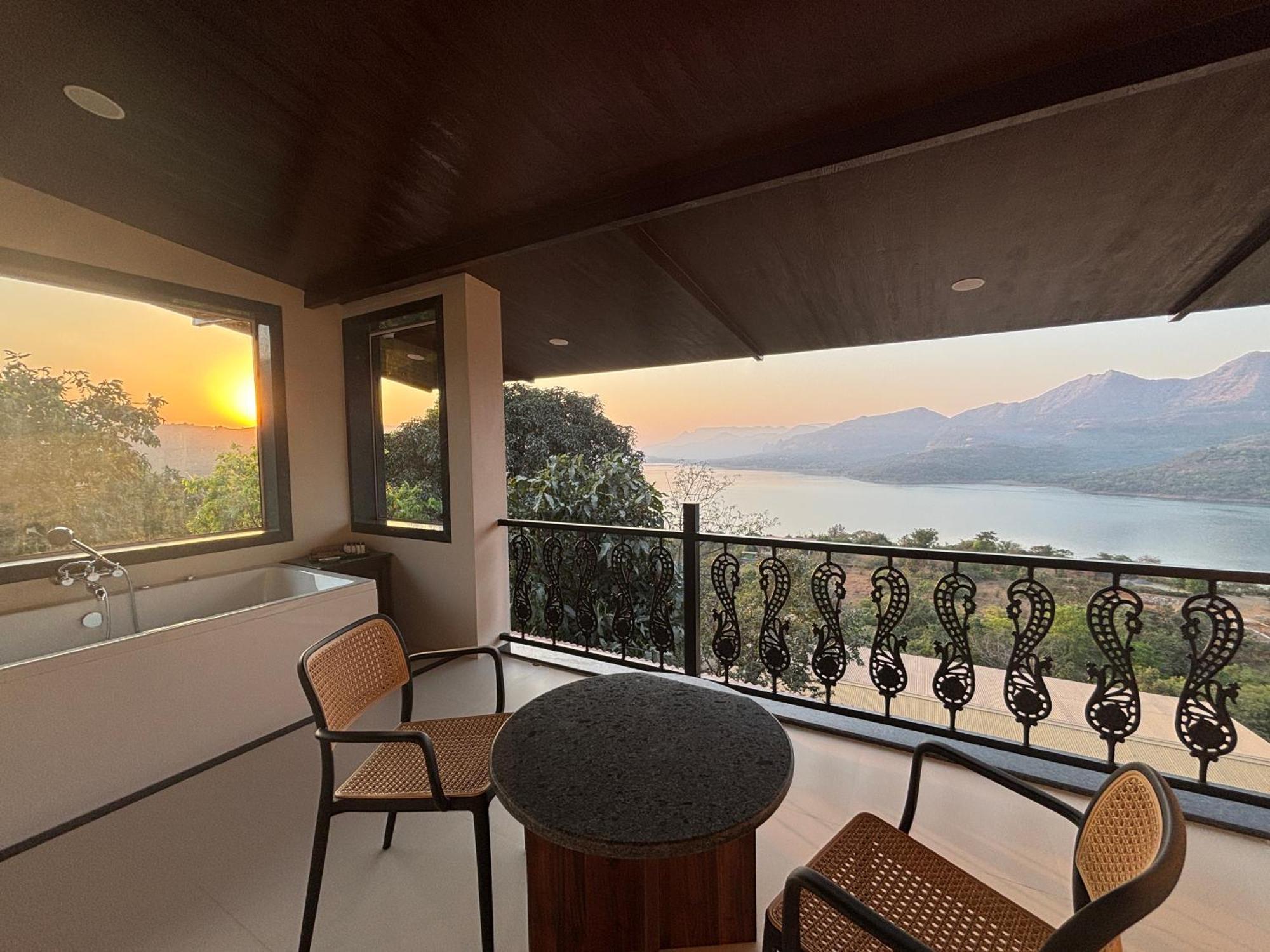 The Green Gate Resort Mulshi Esterno foto